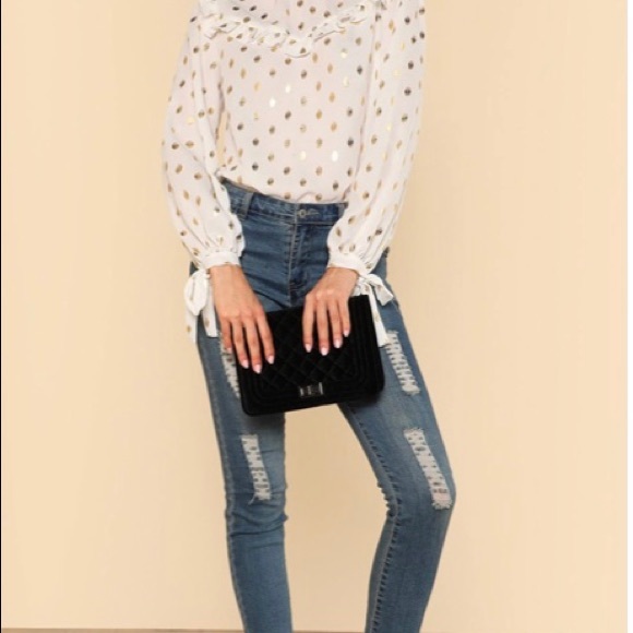 Stunning white top with tie at back and wrist - Picture 5 of 12